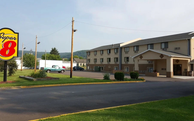 Super 8 Bath Hammondsport Area