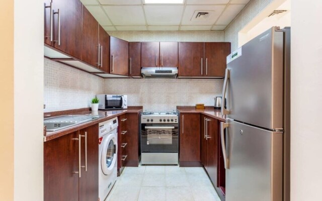 Canal Views Spacious Apartment in Business Bay