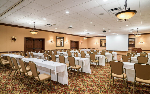 Red Roof Inn & Suites Wilmington - New Castle