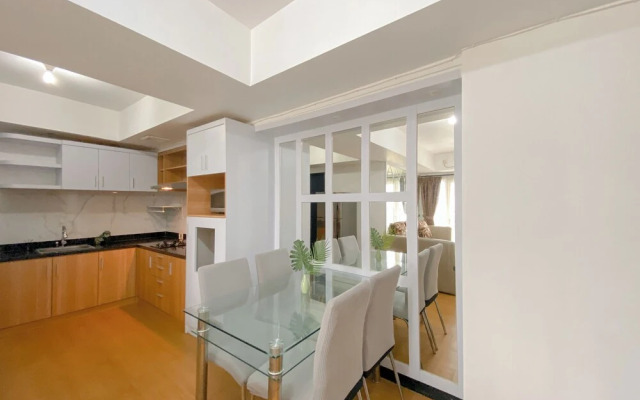 Comfy and Elegant 2BR The Wave Kuningan Apartment