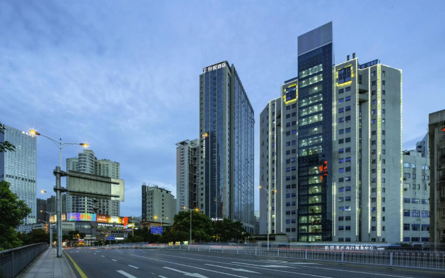 Xuanyue Hotel (Wuyi Square IFS International Financial Center)