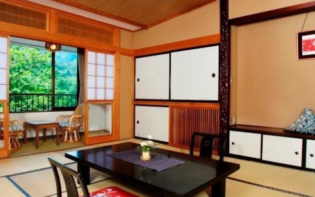 Maruyamakousen Ryokan