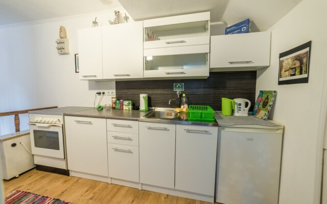 Rooms & Apartment GH Pasha