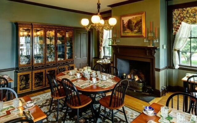 Inn By The Bandstand