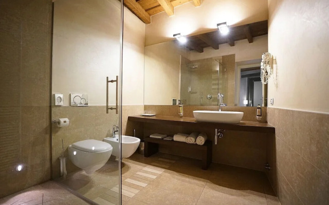 1711 Luxury Guest House