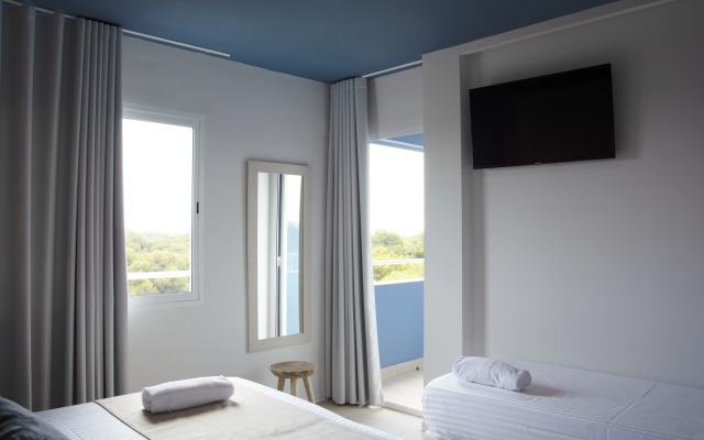 You & Co. Saler Beach Boutique Hotel