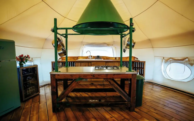 Luxury Glamping Retreat in Battle