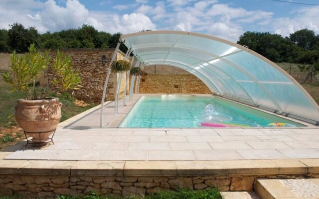 Villa With 5 Bedrooms in Les Eyzies-de-tayac-sireuil, With Private Poo