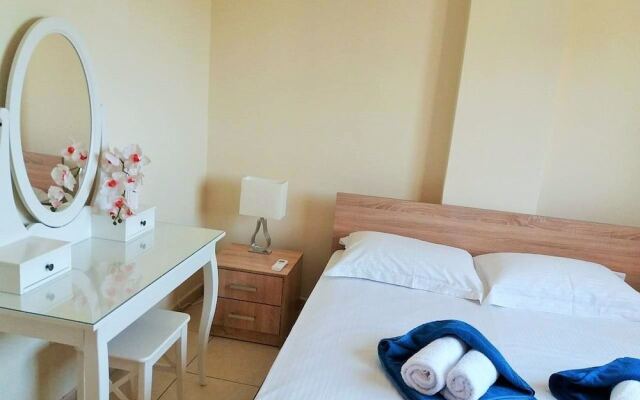 206 Sunrise Beach Apartment