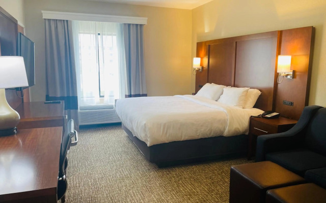 Comfort Inn & Suites Decatur - Forsyth