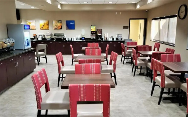 Super 8 Bonner Springs