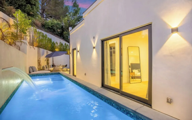 Belden Modern Villa - Iconic Hollywood Hills Retreat