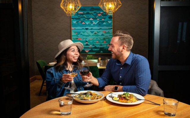 Element Austin Downtown