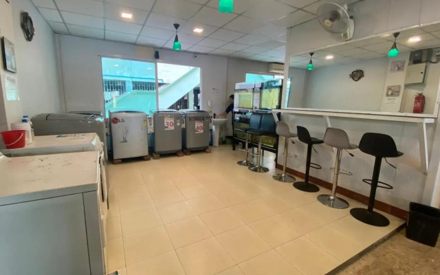 Alongkorn hotel by SB