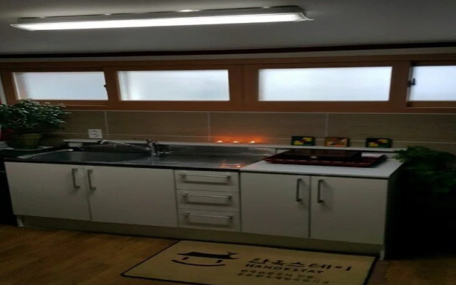 Eoot Hanok Guesthouse