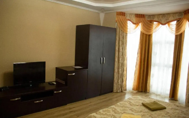 Kristall Hotel