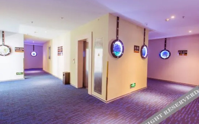Super 8 Hotel
