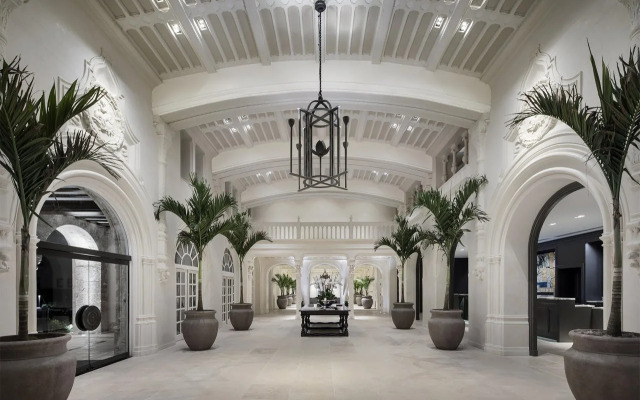 Cloister At The Boca Raton