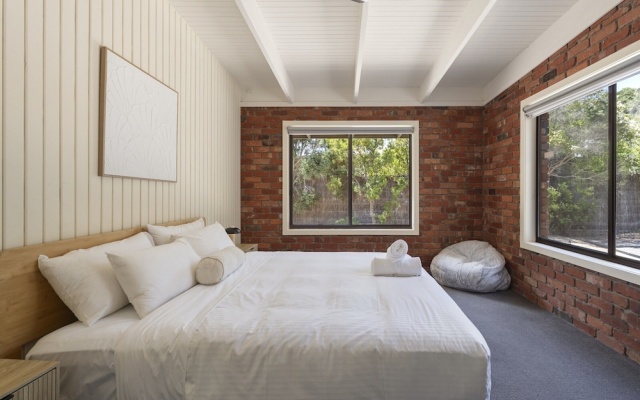 Relaxing Retreat Near Rye Beach – Guest Rooms – Melbourne