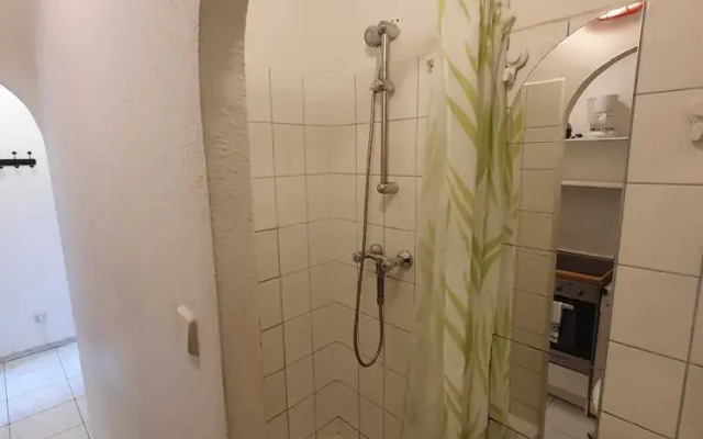 Modern 2BR Apt Downtown Long Stay