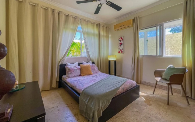 Cute Apartment Only Steps From the Beach
