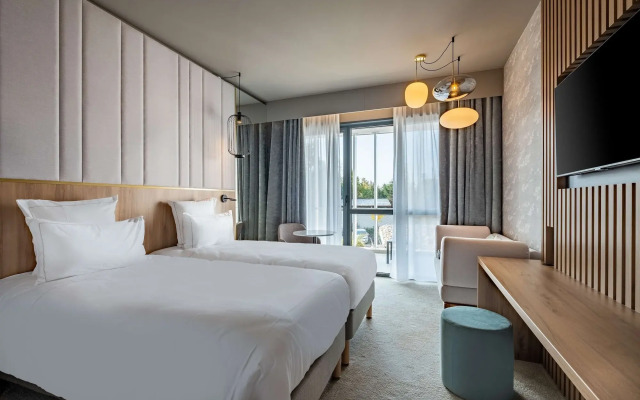 Golden Tulip Lyon Ouest Techlid Hotel & Spa