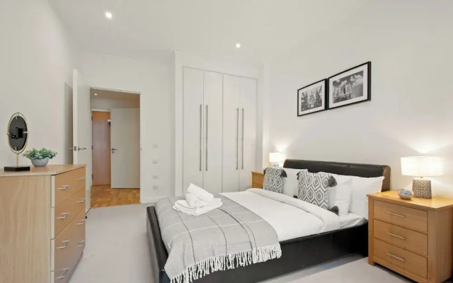 1 Bed South Quay Apartments Canary Wharf