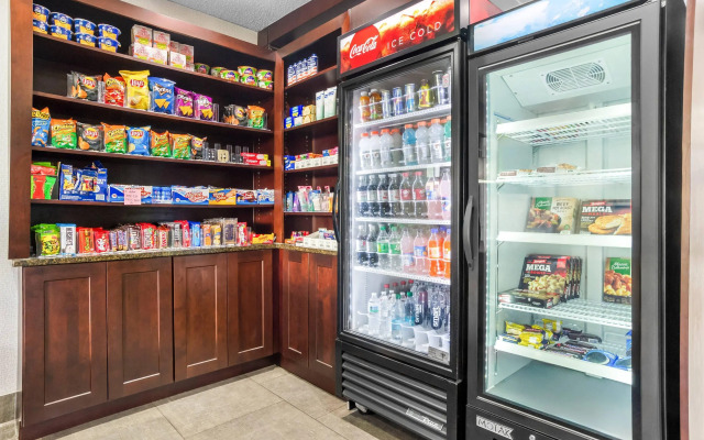 Quality Inn & Suites Greenville - Haywood Mall