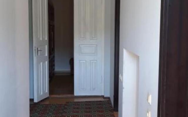 Mero House