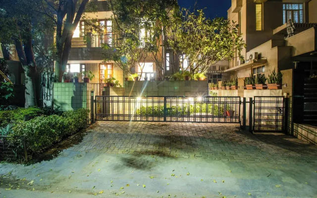 Opulent Antique 6BR Villa in Gurugram