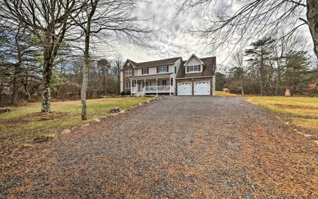 Albrightsville Home w/ Hot Tub + Lake Access!