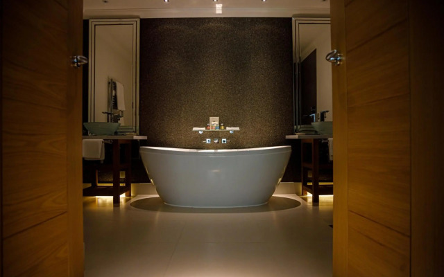Alexander House And Utopia Spa