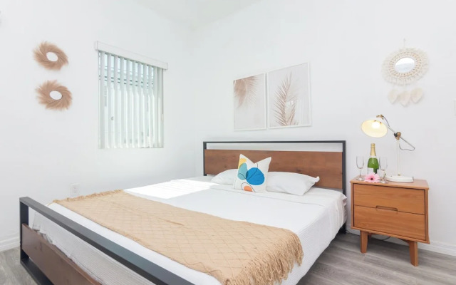 West Deco Boutique Apartments