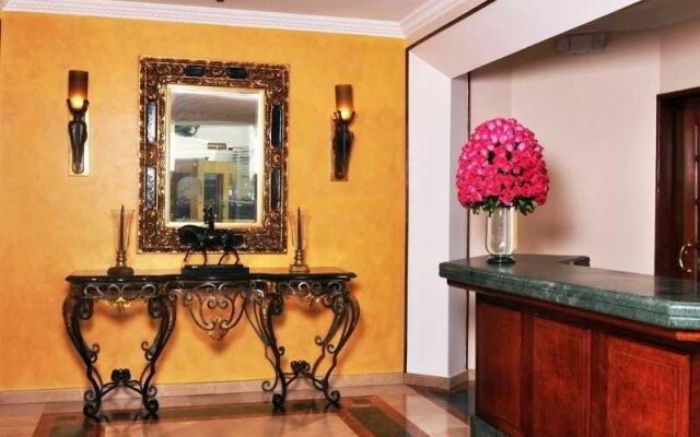 La Colina Suites Hotel