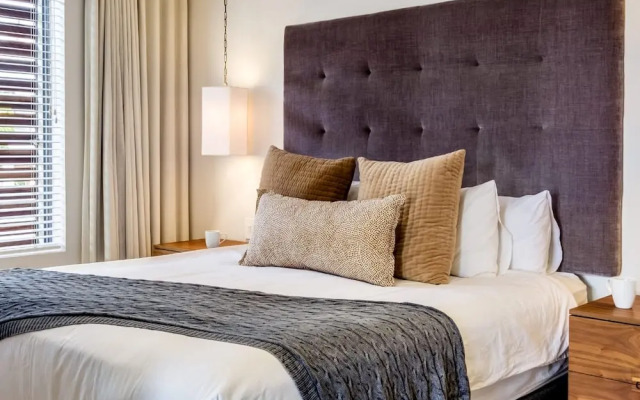 Tranquil Escape in Sea Point Aureto