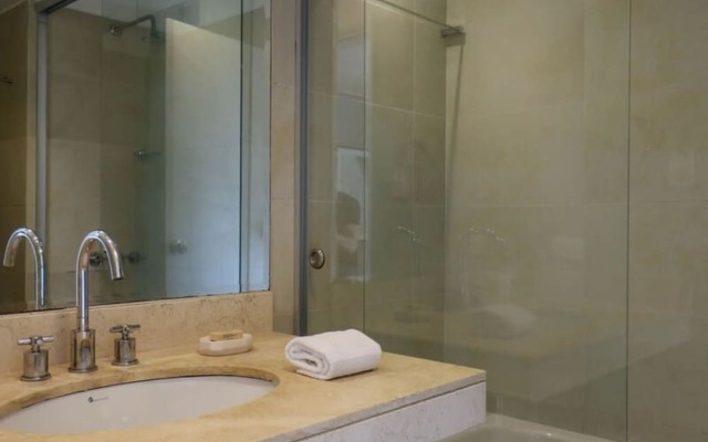 Lovely 3BR With Balcony in Miraflores
