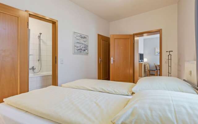 Lovely Apartment in Ostseebad Kühlungsborn near Sea Beach