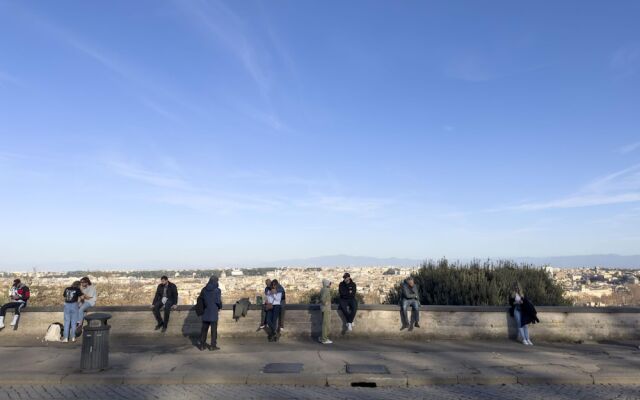 Trastevere 2 BR Cozy Apartment