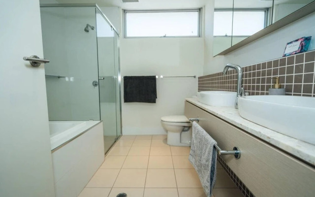 The Cove @ New Port-Pool - Spa - Sauna - Gym & More