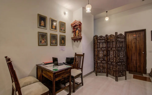 Hotel Lucky 2 by OYO Rooms