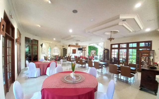 Narita Classic Hotel Tangerang