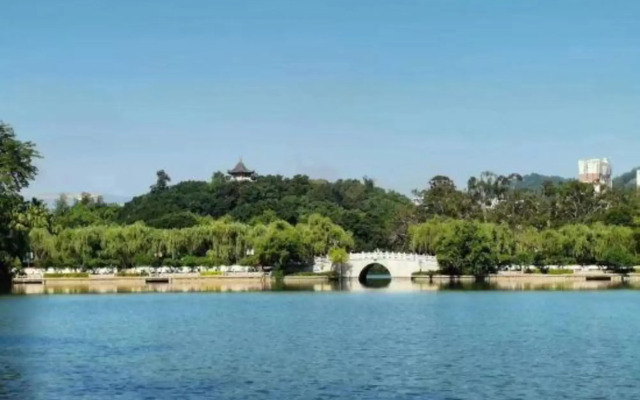 Sanfangqixiang weienshiguang hotel