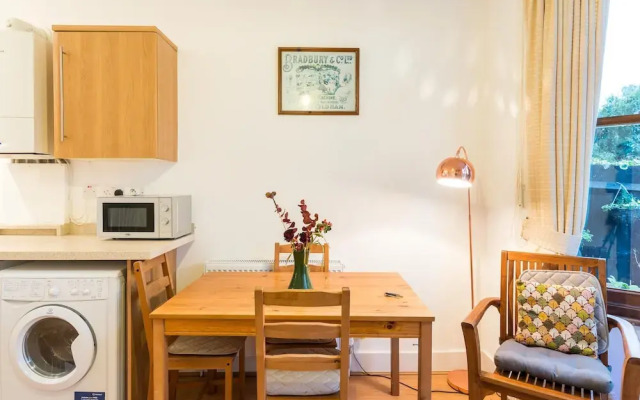NEW Stylish 1 Bedroom Flat With Garden London