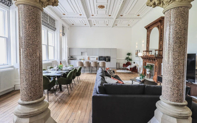 The Wilfred Suite Stone Cross Mansion