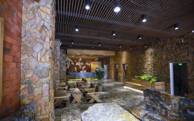 Rustic Hotel Quy Nhon Powered by ASTON
