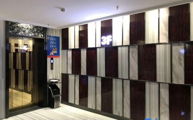 Sarah Upper Peninsula Hotel