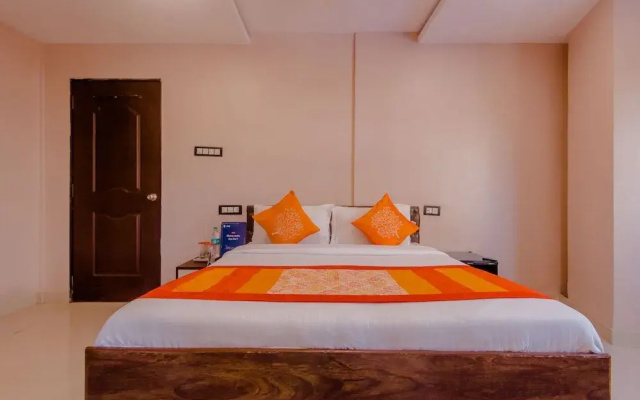 OYO 9748 Hotel Girgaon Palace