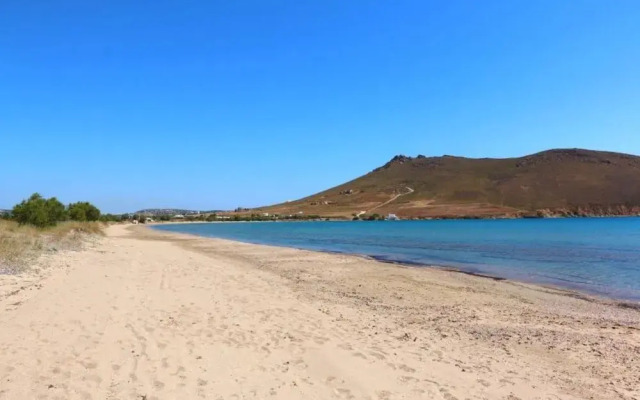 Marilous House - Skyros Beachfront Getaway