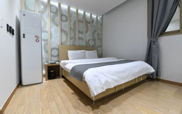 Gallery Hotel