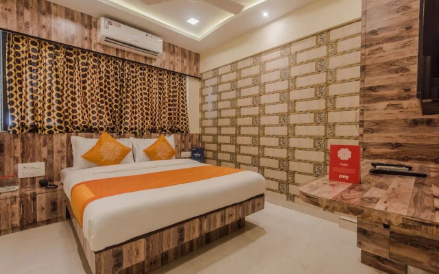 OYO 10016 Hotel Golden Inn